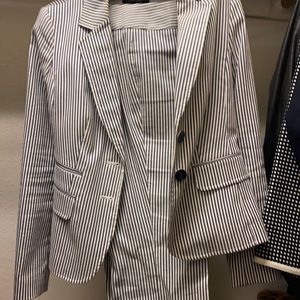 Nine West searsucker pant suit